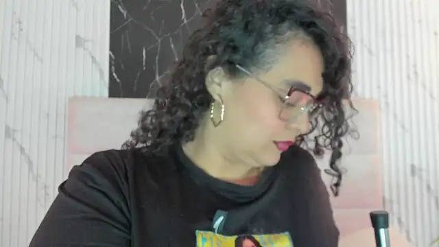 Reginavegaa online show from April 8, 11:43 am