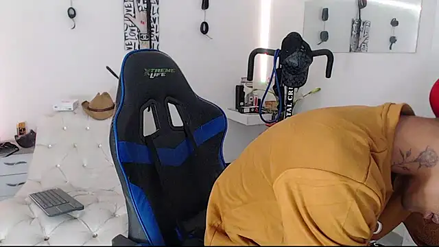 Leonard Price online show from March 18, 1:42 pm