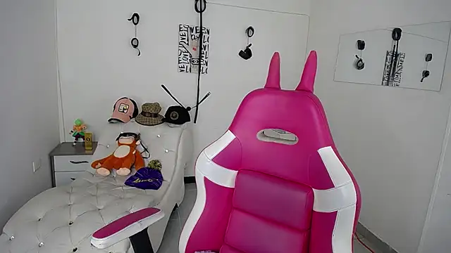 Leonard Price online show from September 19, 1:07 am