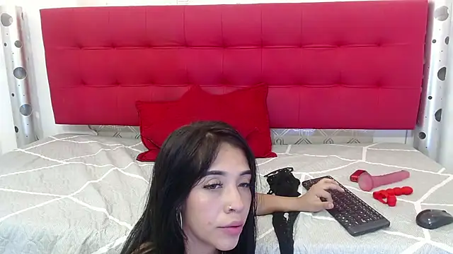 Snapshot of zhamira_21 chatting on February 7, 8:10 pm zhamira 21 online show from February 7, 8:10 pm