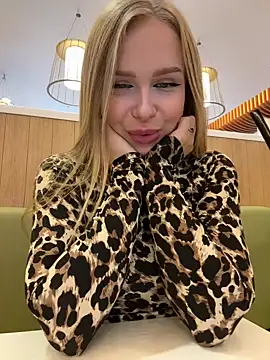 Snapshot of mur_girl chatting on December 30, 9:37 am mur girl online show from December 30, 9:37 am