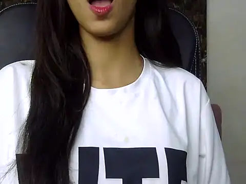 MAAYRA 09 online show from March 13, 12:27 am