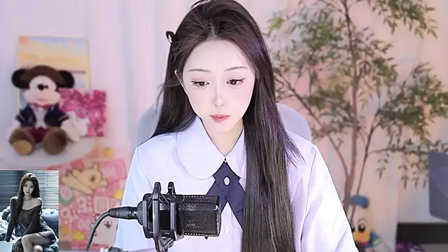 Snapshot of Arwyn-rr chatting on March 6, 3:56 pm Arwyn-rr online show from March 6, 3:56 pm