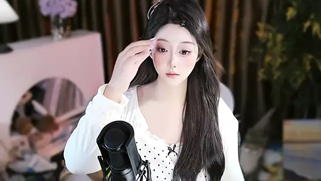 Arwyn-rr online show from November 14, 11:09 am