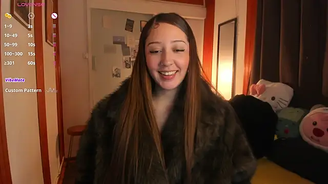 Snapshot of HeyTati chatting on May 26, 12:28 am HeyTati online show from May 26, 12:28 am
