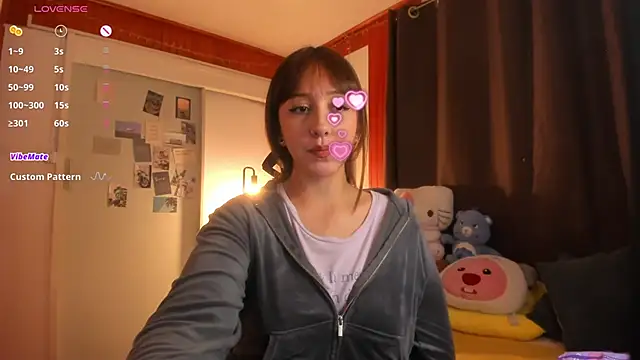 Snapshot of HeyTati chatting on May 28, 3:48 am HeyTati online show from May 28, 3:48 am