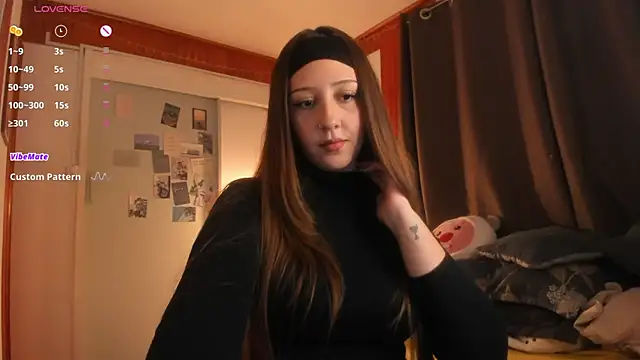 Snapshot of HeyTati chatting on May 30, 1:35 am HeyTati online show from May 30, 1:35 am