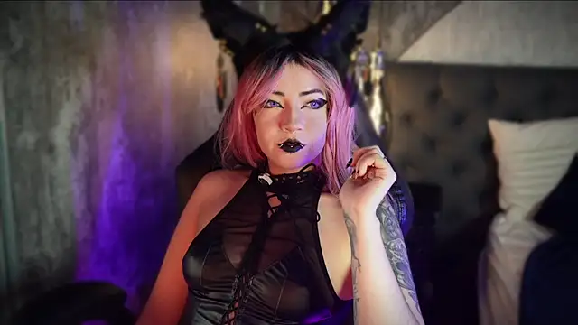 Snapshot of Aylen_darkmoor chatting on June 24, 6:40 pm Aylen darkmoor online show from June 24, 6:40 pm