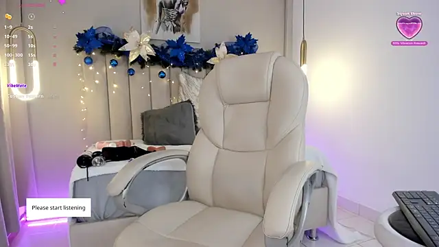 Snapshot of Sophia_Clark8 chatting on December 3, 10:51 pm Sophia Clark8 online show from December 3, 10:51 pm