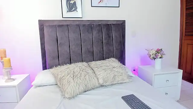 Sophia Clark8 online show from January 13, 7:30 pm