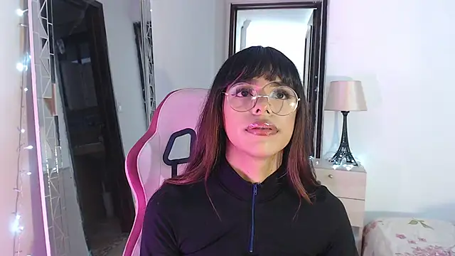 Snapshot of DannaDooll99 chatting on January 18, 1:29 pm DannaDooll99 online show from January 18, 1:29 pm