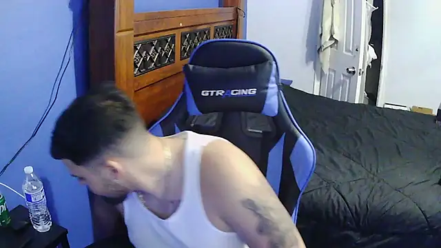 Snapshot of MasterKvn chatting on January 25, 2:58 am MasterKvn online show from January 25, 2:58 am