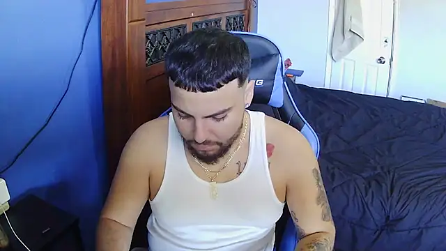 Snapshot of MasterKvn chatting on January 29, 6:07 pm MasterKvn online show from January 29, 6:07 pm