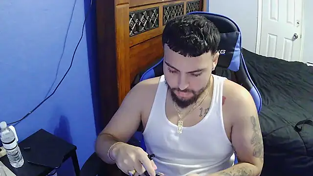 Snapshot of MasterKvn chatting on February 7, 4:59 am MasterKvn online show from February 7, 4:59 am