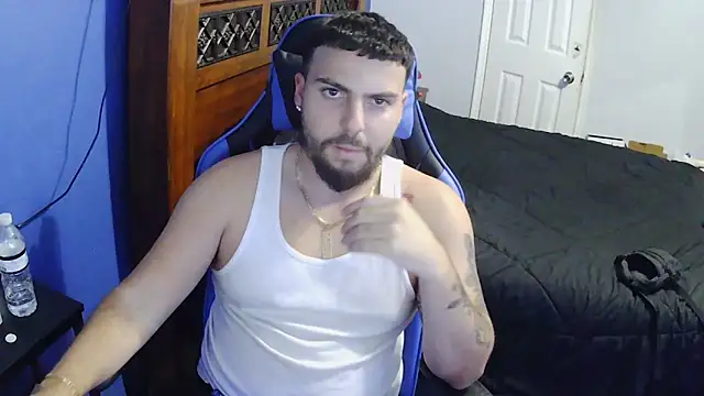 Snapshot of MasterKvn chatting on February 9, 9:05 am MasterKvn online show from February 9, 9:05 am