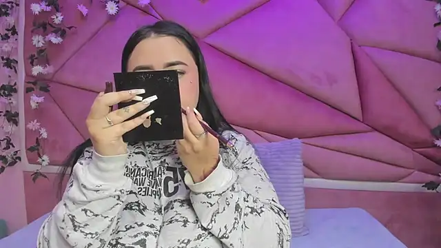 Victoria Rossy online show from November 15, 8:38 pm