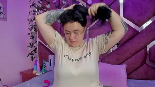 Victoria Rossy online show from March 6, 9:00 pm