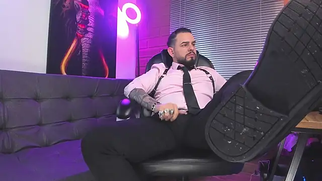 Ethan Castellano online show from January 3, 2:10 am