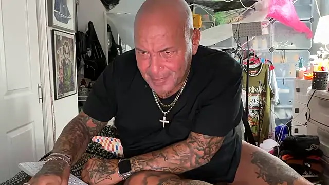 joeytatts66 online show from September 28, 2:17 am