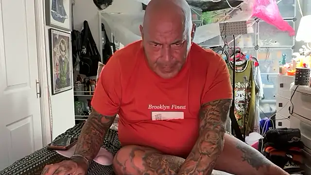 joeytatts66 online show from September 29, 1:22 am