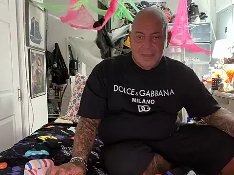 joeytatts66 online show from October 4, 4:21 am