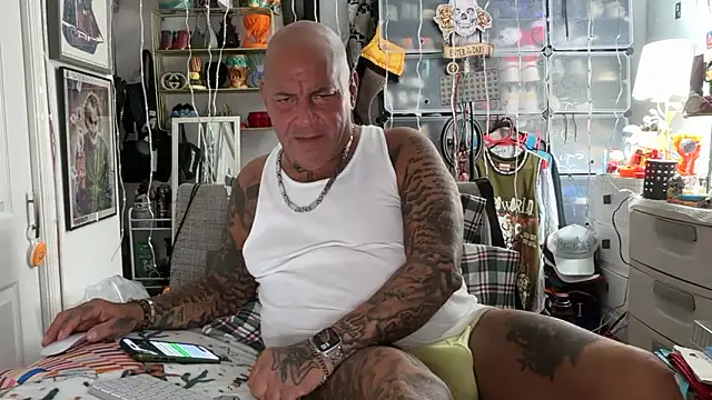 joeytatts66 online show from November 27, 2:46 am