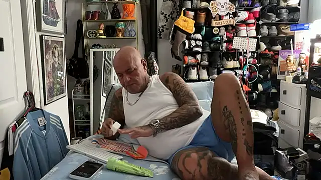 joeytatts66 online show from January 13, 2:50 am