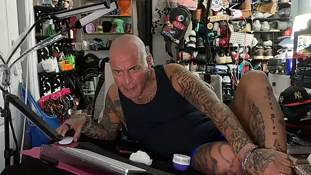 Snapshot of joeytatts66 chatting on July 2, 1:49 am joeytatts66 online show from July 2, 1:49 am