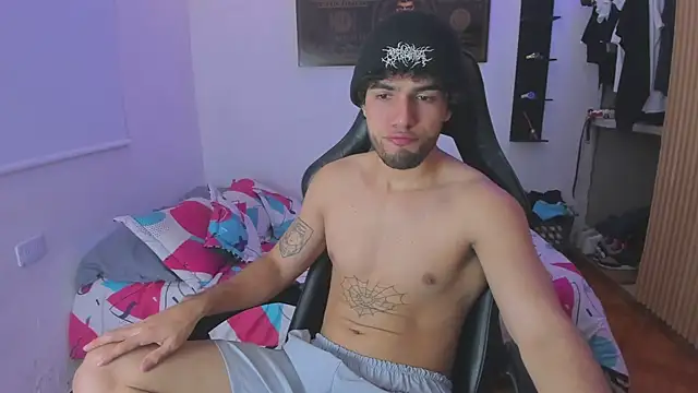 Snapshot of daddy_jhons chatting on April 28, 6:13 pm daddy jhons online show from April 28, 6:13 pm