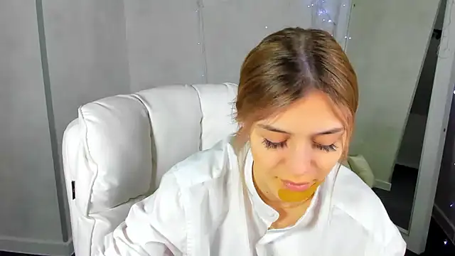 Cherry Price online show from February 18, 12:15 am