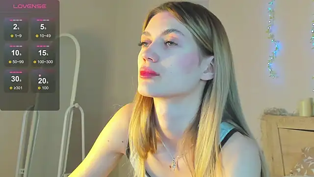 Snapshot of Cherry_Price chatting on May 6, 11:10 pm Cherry Price online show from May 6, 11:10 pm