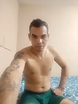 Snapshot of Elvisjrosales chatting on March 3, 5:41 pm Elvisjrosales online show from March 3, 5:41 pm