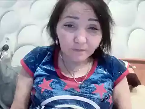 ClaireSunset online show from April 10, 5:39 pm