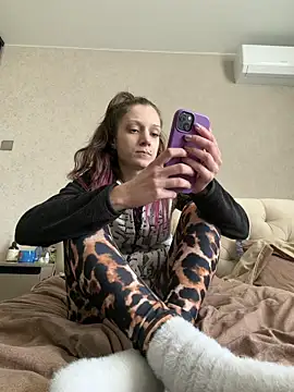 Kathleen Meow online show from May 7, 9:36 am