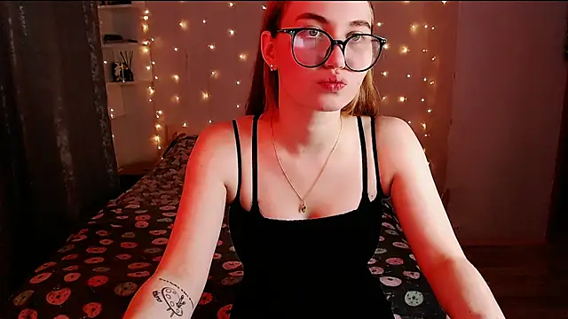 Snapshot of Miya_Mark chatting on December 16, 3:00 pm Miya Mark online show from December 16, 3:00 pm