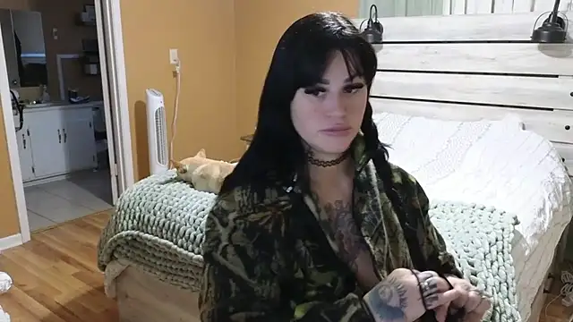 TexasTattooedHouseWife online show from October 28, 1:25 pm