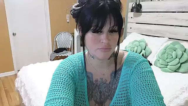 Snapshot of TexasTattooedHouseWife chatting on May 22, 3:06 pm TexasTattooedHouseWife online show from May 22, 3:06 pm