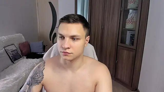 handsome guy01 online show from September 21, 12:12 am