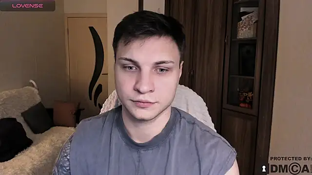 handsome guy01 online show from November 17, 8:25 pm