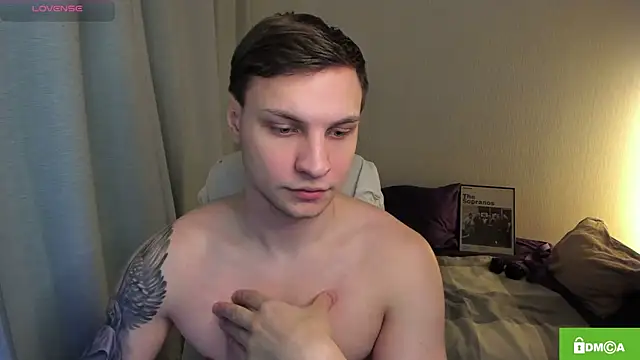 handsome guy01 online show from April 7, 10:31 pm