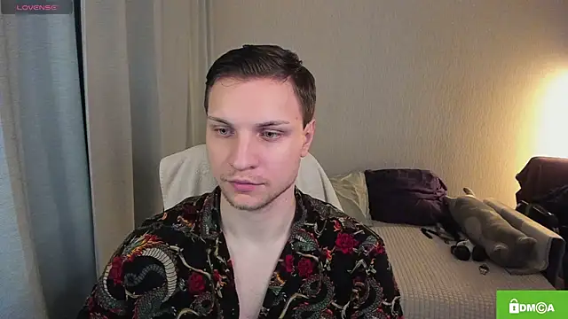 handsome guy01 online show from July 12, 12:01 am