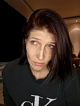 Snapshot of Lenchen_ chatting on December 23, 9:51 pm Lenchen online show from December 23, 9:51 pm