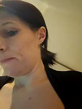 Snapshot of Lenchen_ chatting on January 19, 8:09 pm Lenchen online show from January 19, 8:09 pm