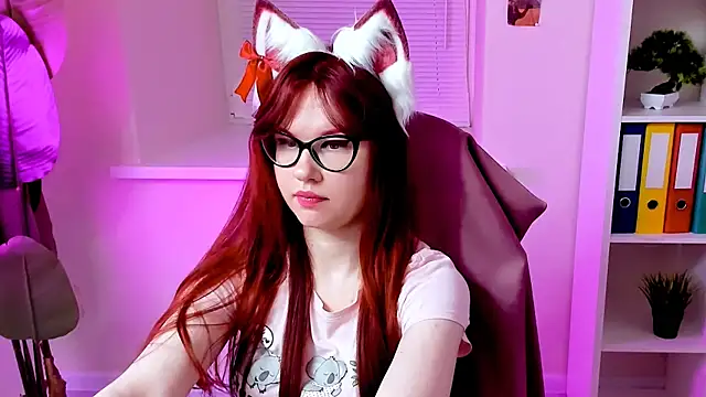 CarolGiggly online show from November 3, 12:02 am