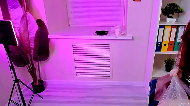 CarolGiggly online show from November 23, 11:59 pm