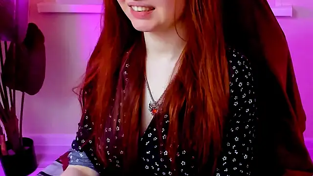 CarolGiggly online show from December 18, 12:06 am