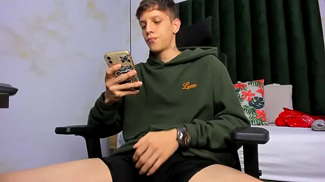 Snapshot of Adam_hard_ chatting on March 5, 11:49 pm Adam hard  online show from March 5, 11:49 pm