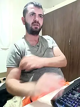 Snapshot of cshn001 chatting on December 4, 11:57 pm cshn001 online show from December 4, 11:57 pm