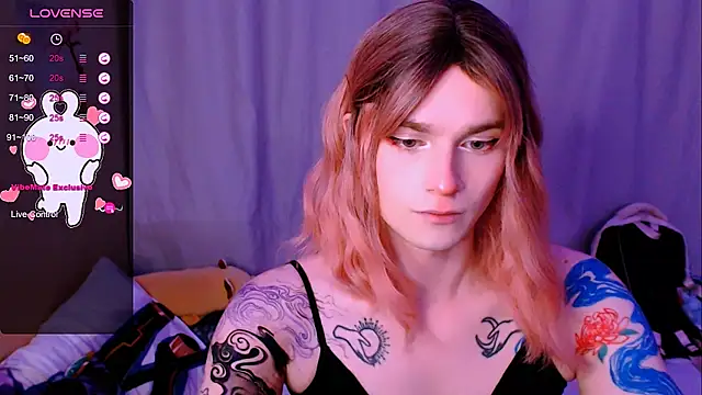 Alice Hells online show from April 2, 3:09 pm