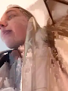 Lia  Love online show from December 3, 4:28 pm